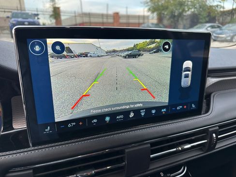 Used 2024 Lincoln Corsair Reserve image 17