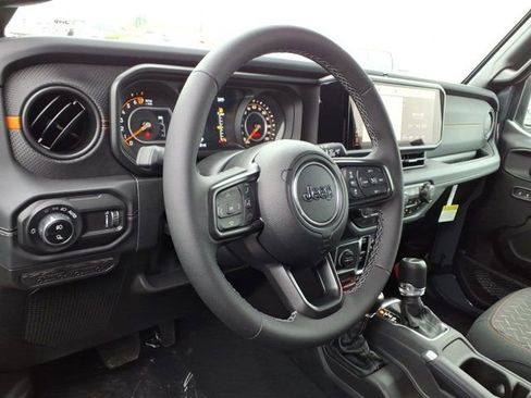 New 2026 Jeep Gladiator Mojave w/ Safety Group image 6