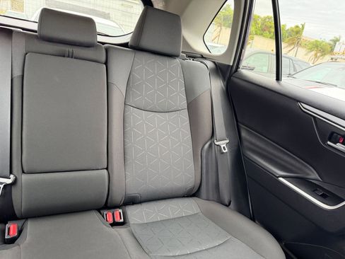 Used 2025 Toyota RAV4 XLE image 37