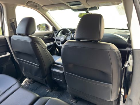Used 2022 Nissan Pathfinder SL FWD image 34