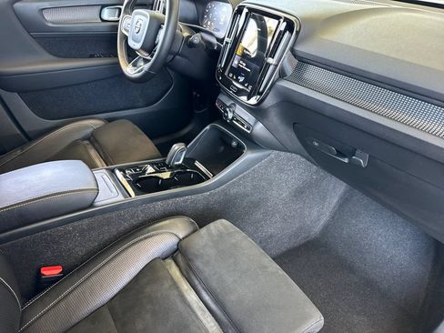 Used 2021 Volvo XC40 T5 R-Design w/ Advanced Package AWD/4WD image 15