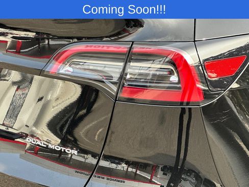 Used 2024 Tesla Model Y Long Range image 26