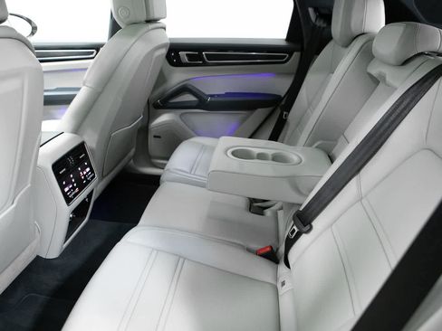 Certified 2023 Porsche Cayenne GTS w/ Premium Package Plus AWD/4WD image 35