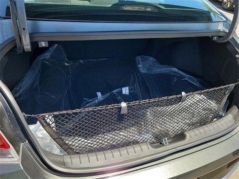 New 2025 Hyundai Elantra SEL image 18