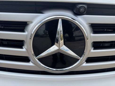 Used 2026 Mercedes-Benz GLB 250 4MATIC image 9
