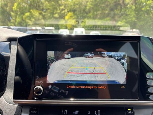 Used 2025 Toyota Camry SE FWD image 28