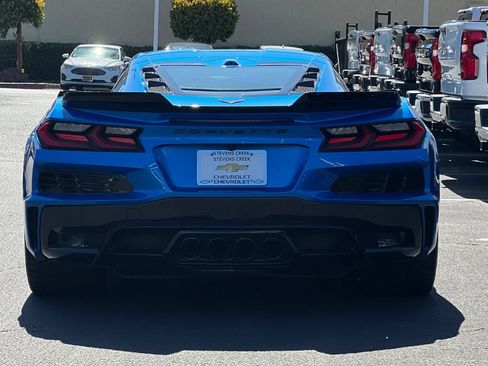 Used 2024 Chevrolet Corvette Z06 RWD image 6
