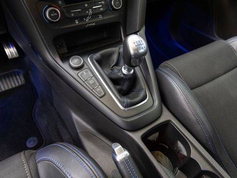Used 2017 Ford Focus RS image 21