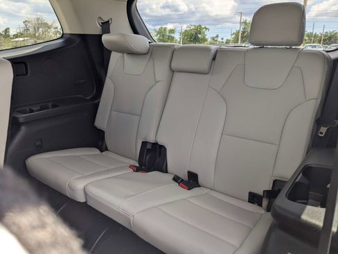 Certified 2024 Kia Telluride S w/ S Sunroof Package FWD image 15
