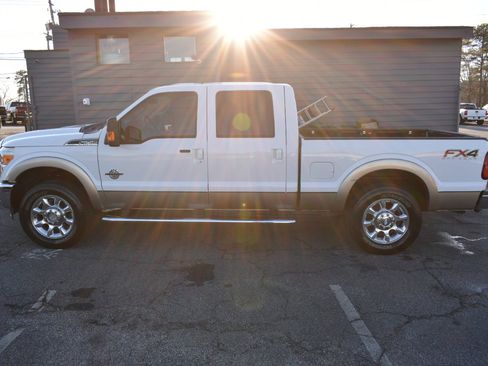 Used 2012 Ford F250 Lariat w/ Lariat Interior Pkg image 9