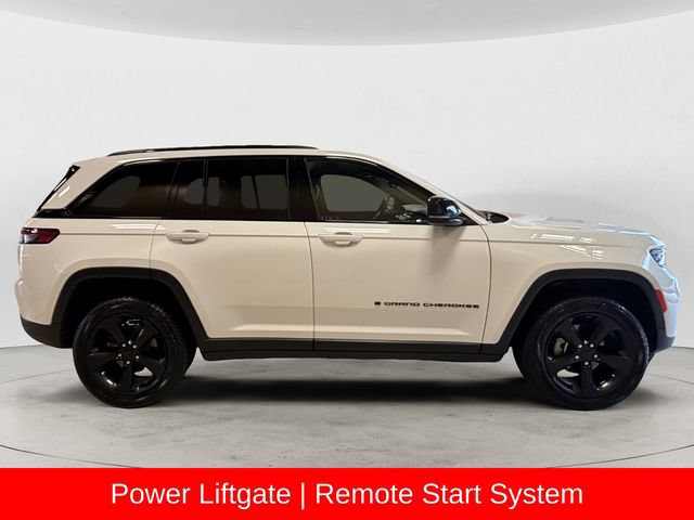 Used 2023 Jeep Grand Cherokee Altitude AWD/4WD image 7