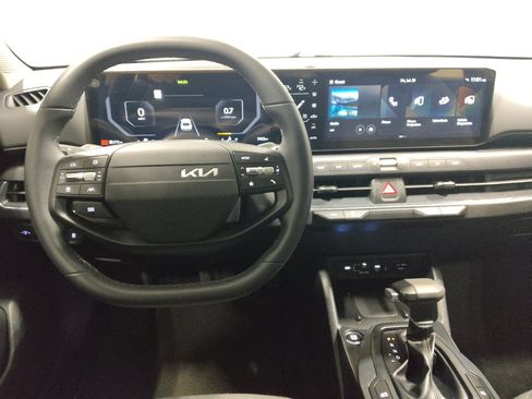 Used 2025 Kia K4 EX FWD image 22