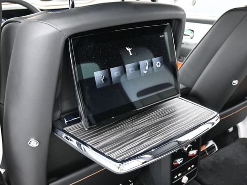 New 2026 Rolls-Royce Cullinan image 26