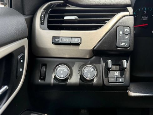 Used 2019 GMC Yukon Denali w/ Open Road Package AWD/4WD image 21