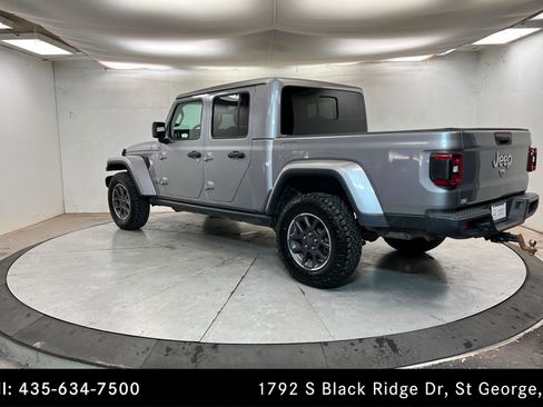 Used 2020 Jeep Gladiator Overland image 3