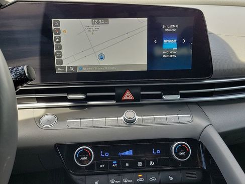 Used 2025 Hyundai Elantra SEL FWD image 22