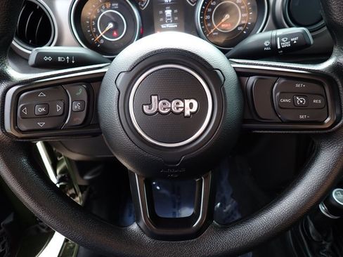 Used 2022 Jeep Wrangler Sport AWD/4WD image 12