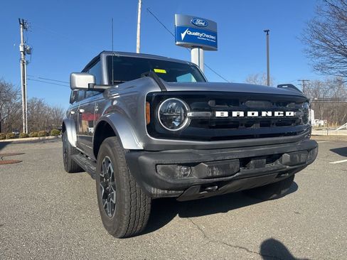 Used 2023 Ford Bronco 4-Door image 2
