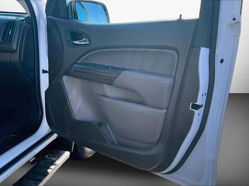 Used 2022 GMC Canyon Denali image 17