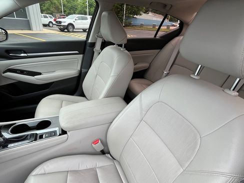 Used 2021 Nissan Altima 2.5 Platinum AWD/4WD image 18