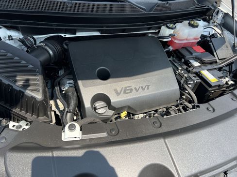 Used 2023 Chevrolet Traverse LT FWD image 27