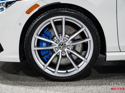 Used 2024 Volkswagen Golf R 4-Door image 10