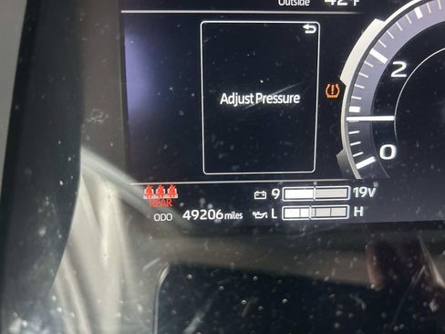 Used 2024 Toyota Tundra Limited image 21