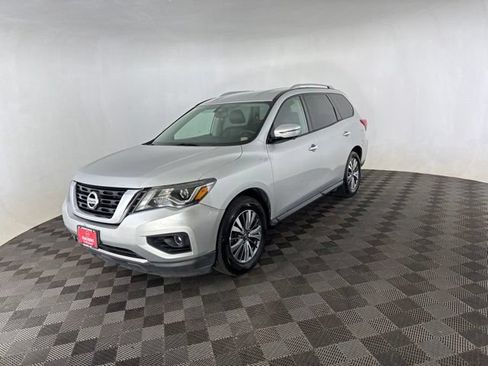 Used 2019 Nissan Pathfinder SL FWD image 3