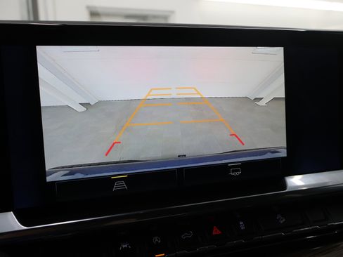 Used 2024 Chevrolet Silverado 1500 RST AWD/4WD image 16