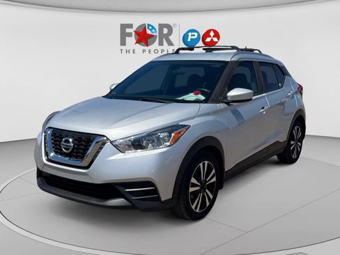 Used 2019 Nissan Kicks SV w/ Exterior Package FWD image 1