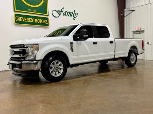Used 2022 Ford F250 XL w/ STX Appearance Package image 3