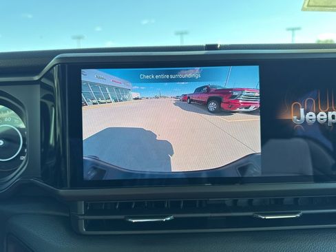 New 2025 Jeep Gladiator Sport image 9