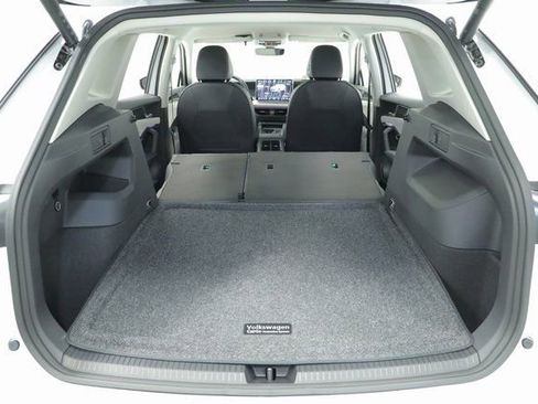 New 2025 Volkswagen Tiguan SE image 39