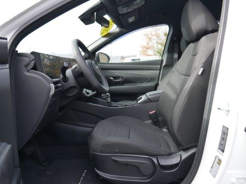 Used 2025 Hyundai Santa Cruz SE image 12