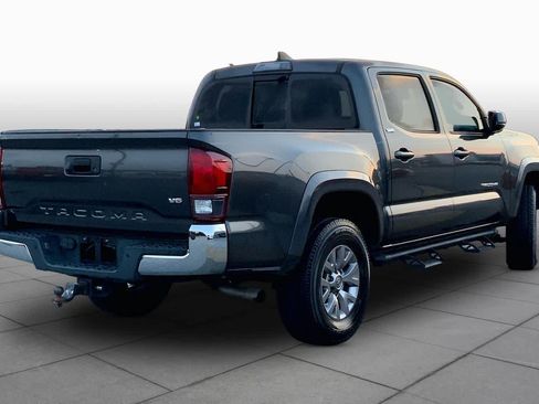 Used 2019 Toyota Tacoma SR5 RWD image 13