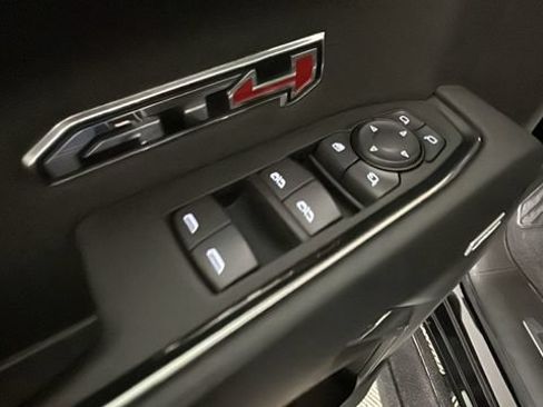 Used 2024 GMC Sierra 1500 AT4 w/ Technology Package AWD/4WD image 10