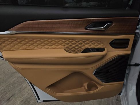 New 2026 Jeep Grand Cherokee L Summit AWD/4WD image 13