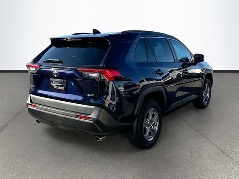 Used 2023 Toyota RAV4 XLE w/ Convenience Package image 7