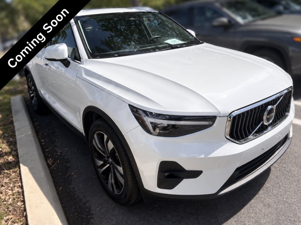 Certified 2024 Volvo XC40 B5 Ultimate w/ Protection Package Premier AWD/4WD image 4