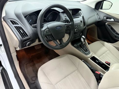 Used 2015 Ford Focus SE image 9