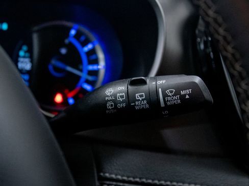 Used 2024 Chrysler Pacifica Select image 29