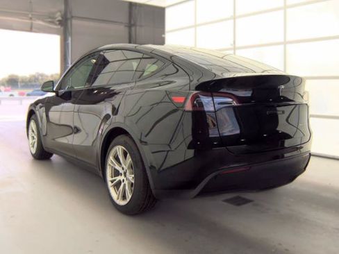 Used 2021 Tesla Model Y Long Range AWD/4WD image 7