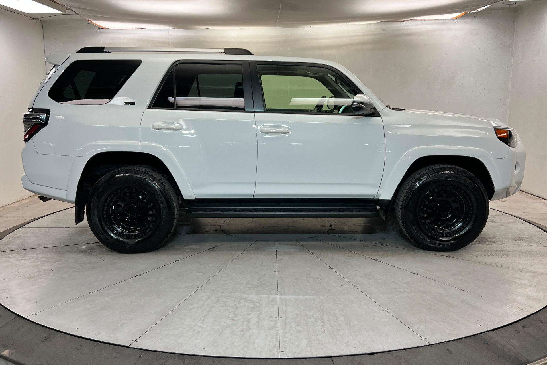 Used 2024 Toyota 4Runner SR5 Premium w/ Moonroof Package AWD/4WD image 6