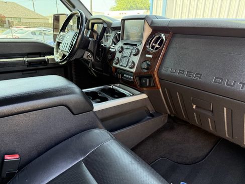 Used 2014 Ford F250 Lariat w/ Chrome Package image 21