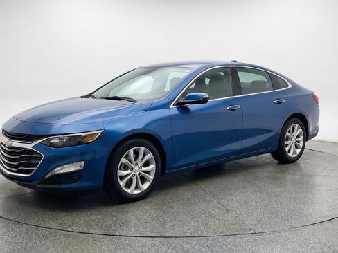 Used 2024 Chevrolet Malibu LT image 3