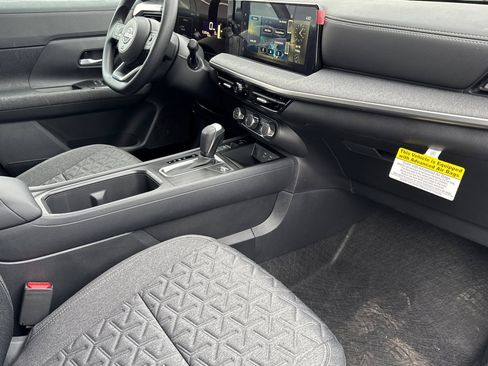 New 2025 Nissan Kicks SV w/ Illumination Package image 13