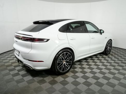 New 2026 Porsche Cayenne E-Hybrid Coupe image 31