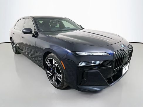 Used 2024 BMW 760i xDrive w/ Executive Package AWD/4WD image 3