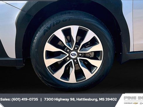 Used 2023 Subaru Outback Touring AWD/4WD image 7