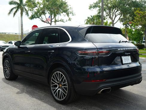 Used 2022 Porsche Cayenne AWD/4WD image 8